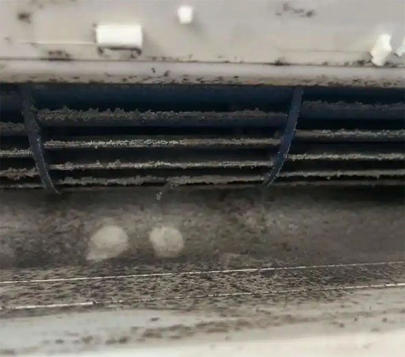 珠海空调吹的风有股烧焦味是怎么回事